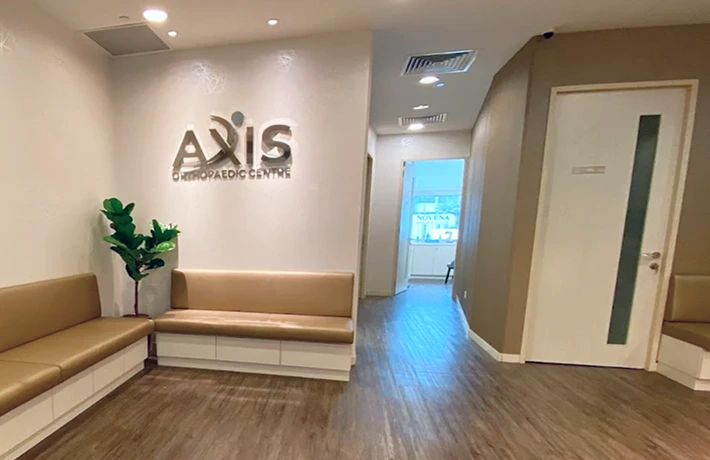 An image of Axis Orthopaedic Centre’s lobby and interior.