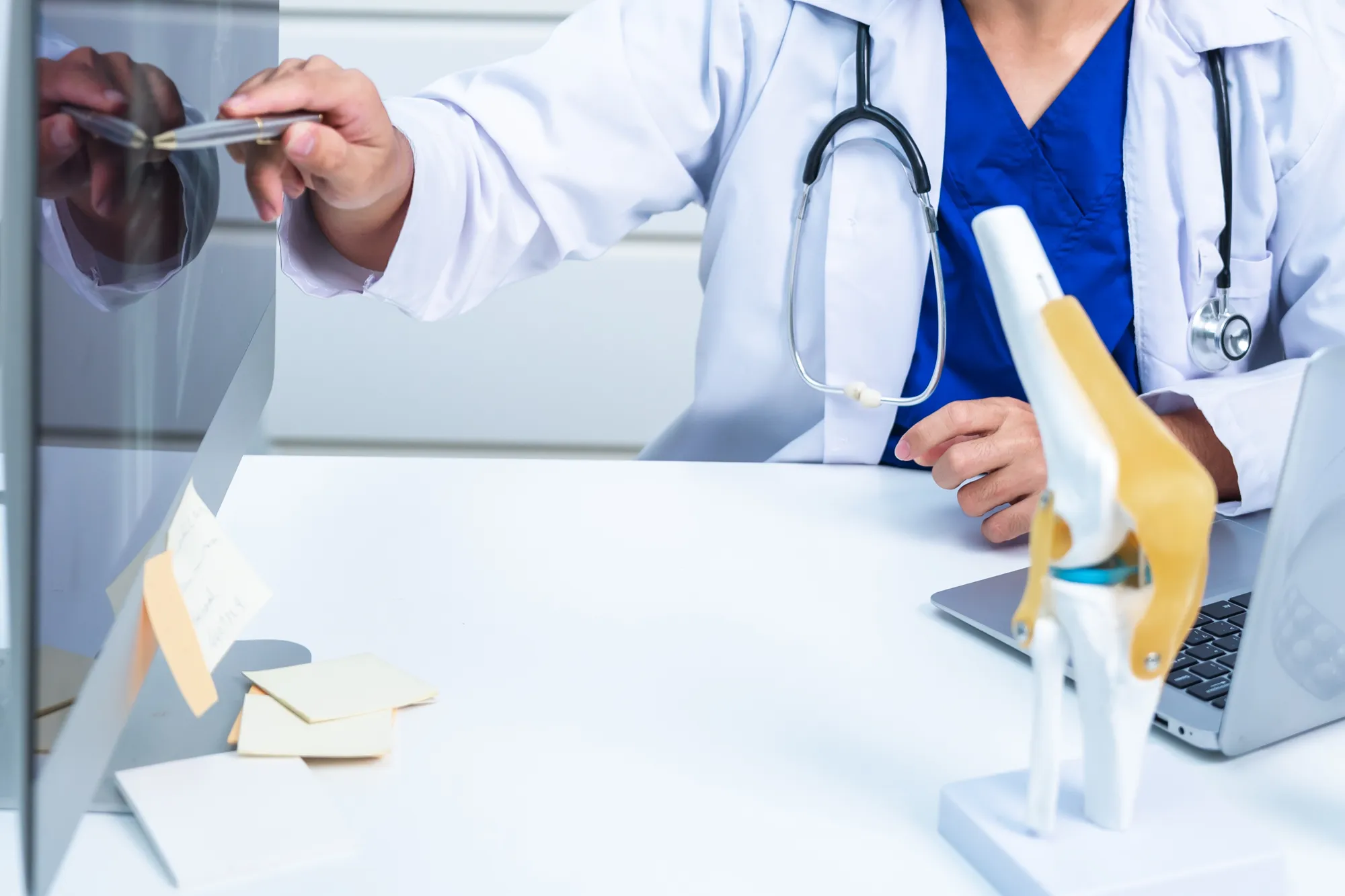 A specialist consultation for preventing joint damage from worsening.